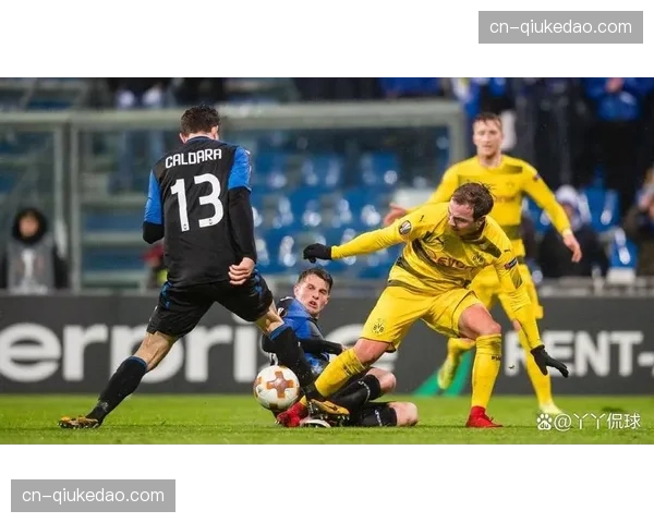 多特蒙德后防危机：四名中卫同时缺席对阵亚特兰大